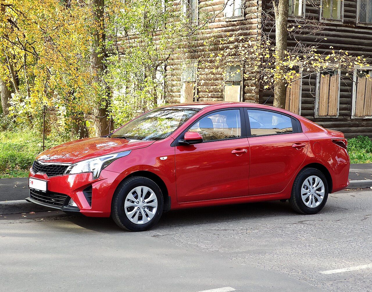 Фото модели: Kia Rio, вид спереди сбоку